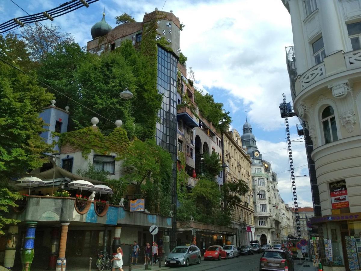 Central Mariahilfer Apartment 4 Min To The City Shopping Center And Schoenbrunn Palace Wina Bagian luar foto